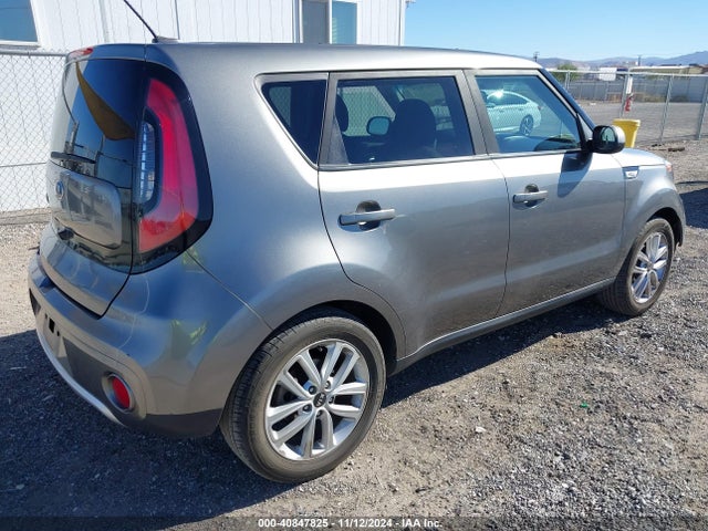 KNDJP3A53J7530211 KIA SOUL +