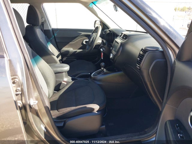 KNDJP3A53J7530211 KIA SOUL +