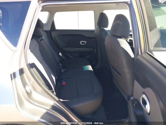 KNDJP3A53J7530211 KIA SOUL +