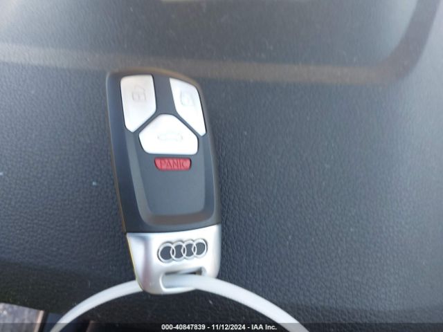 WA1LAAF79JD032986 Audi Q7 3.0t Premium