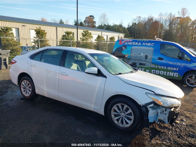 Toyota CAMRY LE 2016 4T1BF1FK9GU573094 Image 1