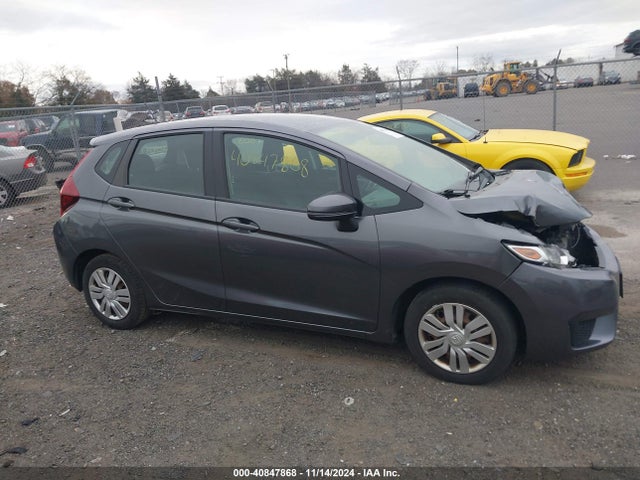 Honda FIT LX 2015 3HGGK5H50FM738085 Image 13