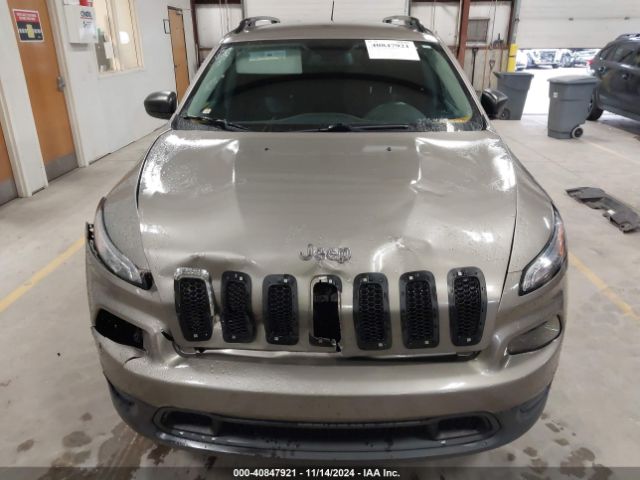 1C4PJMAB5GW246889 Jeep Cherokee Sport