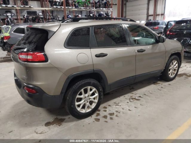 1C4PJMAB5GW246889 Jeep Cherokee Sport