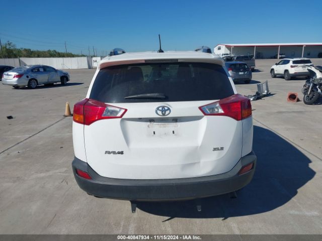 2T3WFREV3FW189930 Toyota Rav4 Xle