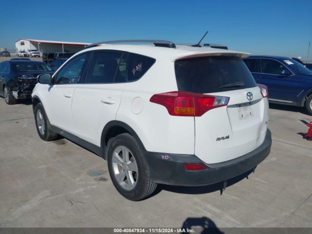 2T3WFREV3FW189930 Toyota Rav4 Xle