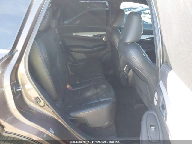 3PCAJ5M17KF104247 Infiniti Qx50 Essential