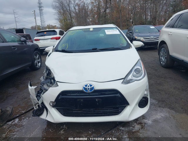 JTDKDTB3XF1113978 Toyota Prius C Two