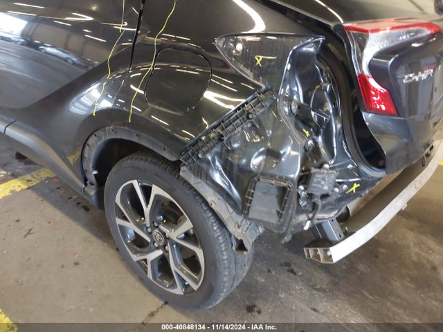 JTNKHMBX3M1107168 Toyota C-HR XLE