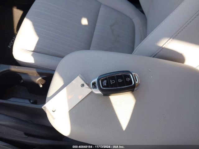 KM8K32AB8NU768980 Hyundai Kona Sel