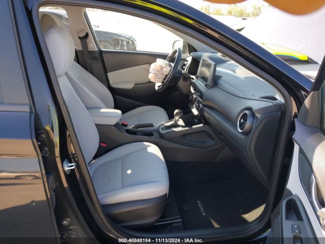 KM8K32AB8NU768980 Hyundai Kona Sel