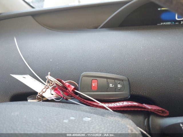 Toyota Prius Two 2016 JTDKBRFUXG3022193 Image 11
