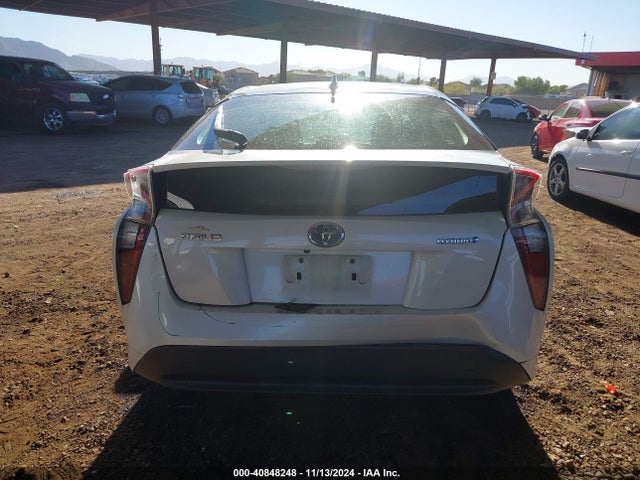 Toyota Prius Two 2016 JTDKBRFUXG3022193 Image 16