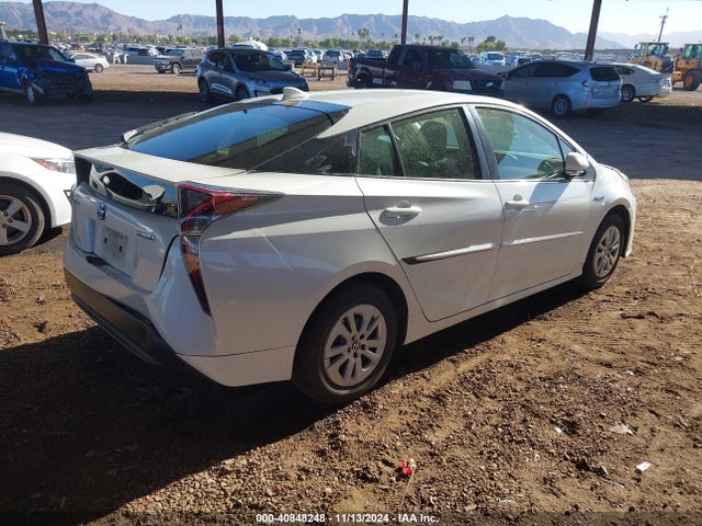 Toyota Prius Two 2016 JTDKBRFUXG3022193 Image 4