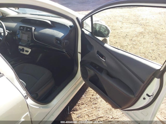 Toyota Prius Two 2016 JTDKBRFUXG3022193 Image 5