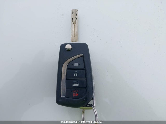 Toyota COROLLA LE 2022 5YFEPMAEXNP279876 Image 11