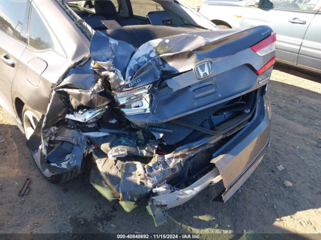 1HGCV1F96JA105780 Honda Accord Touring