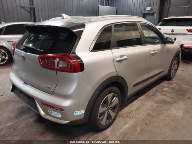 KNDCB3LC2K5231437 KIA NIRO LX