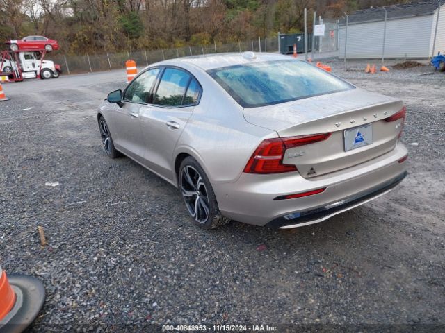 2023 VOLVO S60 7JRL12TW9PG254749 Photo 2