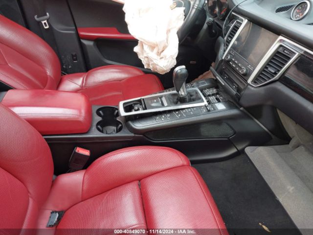 2017 PORSCHE MACAN WP1AA2A59HLB09217 Photo 4
