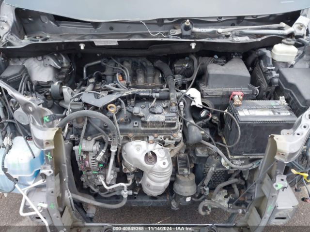 5TDJZ3DCXJS189853 Toyota Sienna Le 7 Passenger