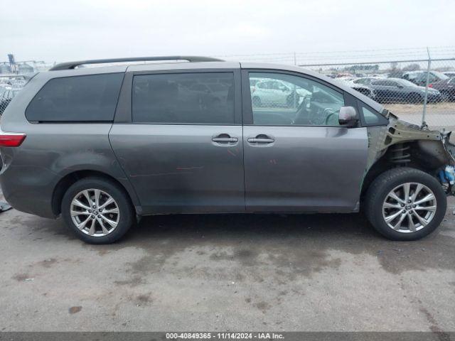 5TDJZ3DCXJS189853 Toyota Sienna Le 7 Passenger