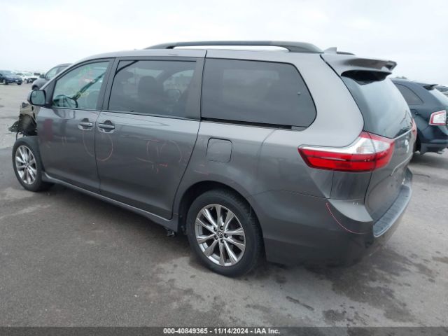 5TDJZ3DCXJS189853 Toyota Sienna Le 7 Passenger
