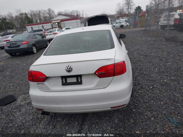 3VW1K7AJXEM441277 Volkswagen Jetta 2.0l S