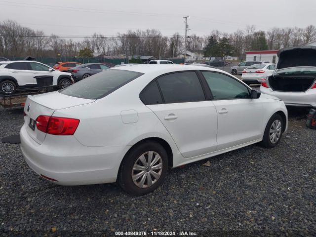 3VW1K7AJXEM441277 Volkswagen Jetta 2.0l S