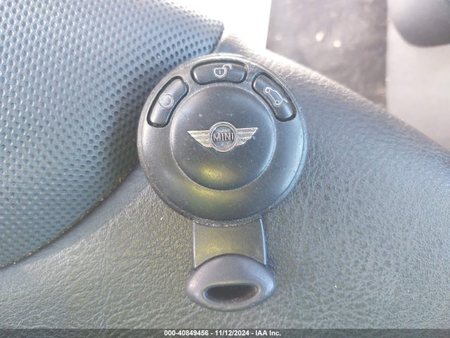 2010 MINI COOPER S WMWMF7C56ATZ74045 Photo 10