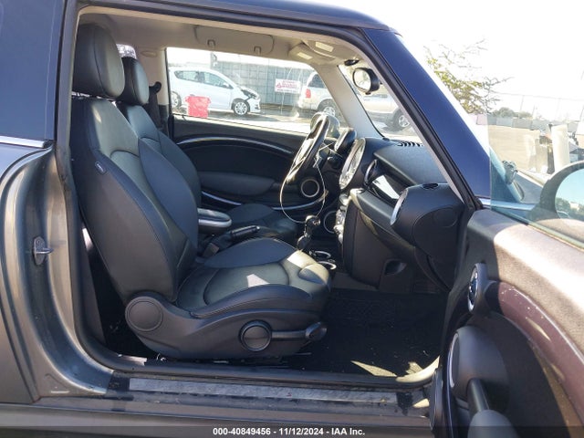 2010 MINI COOPER S WMWMF7C56ATZ74045 Photo 4
