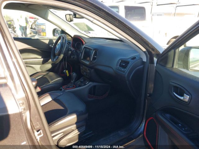 3C4NJDDB6JT450827 Jeep Compass Trailhawk 4x4