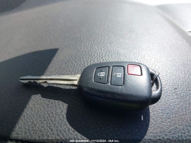 5TDZARFH9ES005370 Toyota Highlander Le