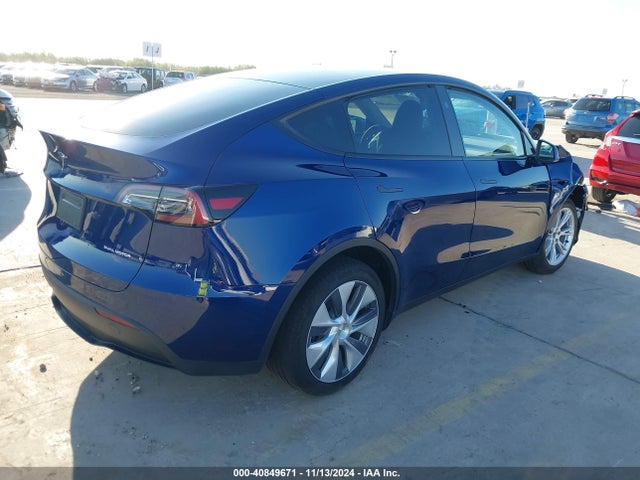 2024 TESLA MODEL Y 7SAYGDEE4RA278182 Photo 3