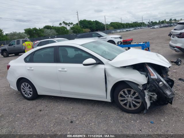 3KPF24AD8NE497732 KIA FORTE FE