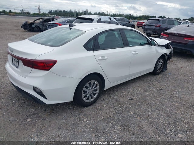 3KPF24AD8NE497732 KIA FORTE FE