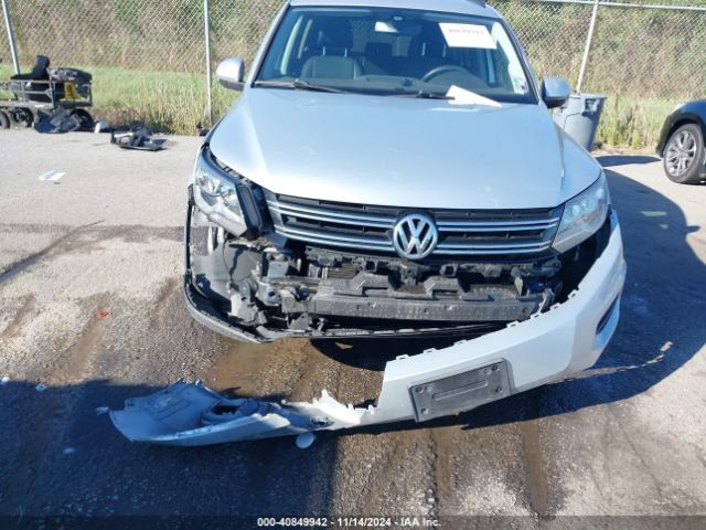 WVGAV7AX2HW505648 Volkswagen Tiguan 2.0t S