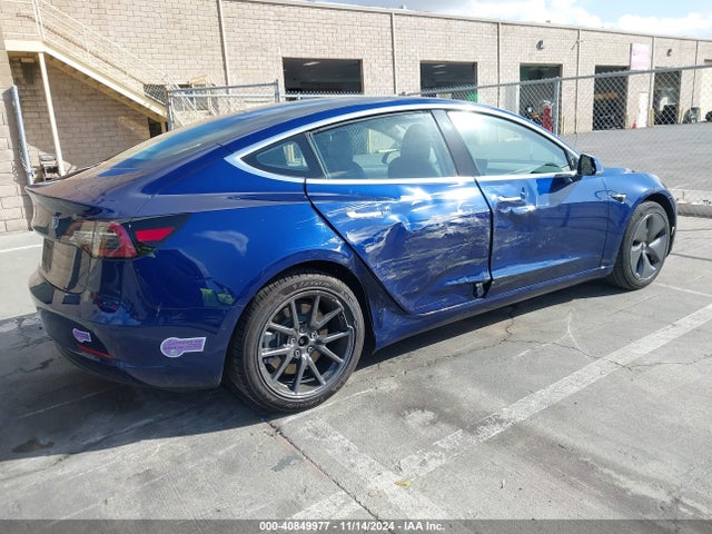 2018 TESLA MODEL 3 5YJ3E1EA2JF125025 Photo 3