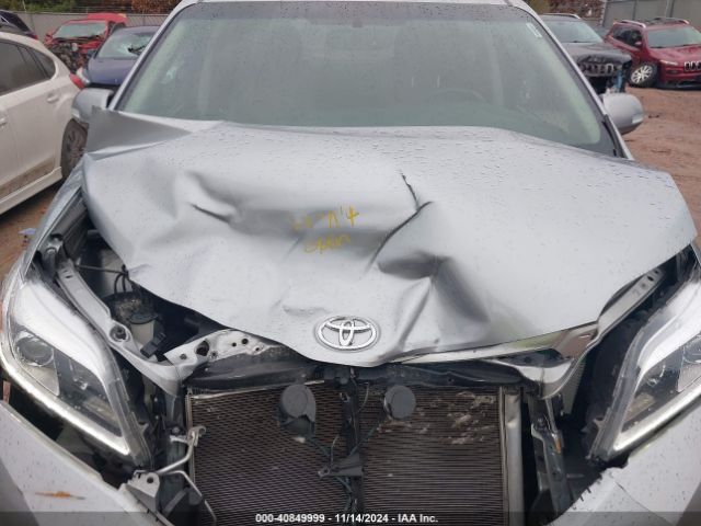 5TDYK3DC4GS749555 Toyota Sienna Limited 7 Passenger