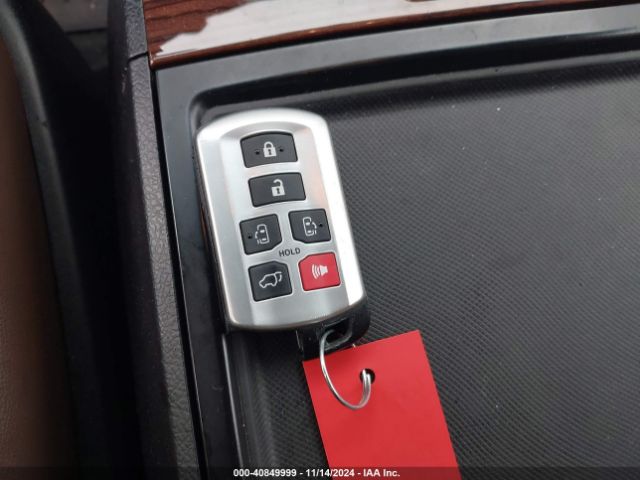 5TDYK3DC4GS749555 Toyota Sienna Limited 7 Passenger
