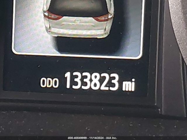 5TDYK3DC4GS749555 Toyota Sienna Limited 7 Passenger