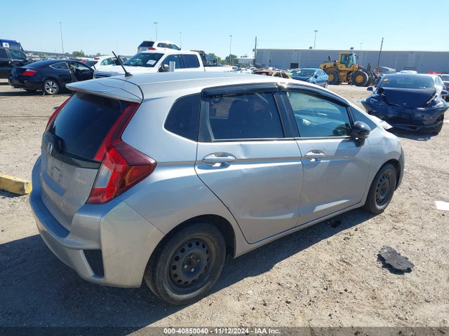 Honda FIT LX 2017 JHMGK5H50HS023945 Image 4