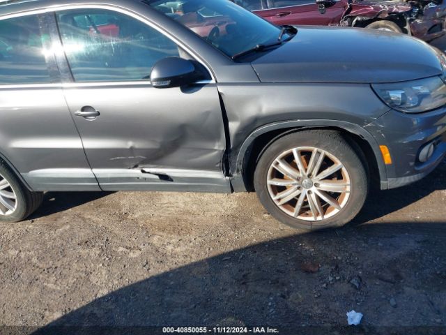 WVGAV7AXXGW556684 Volkswagen TIGUAN SE