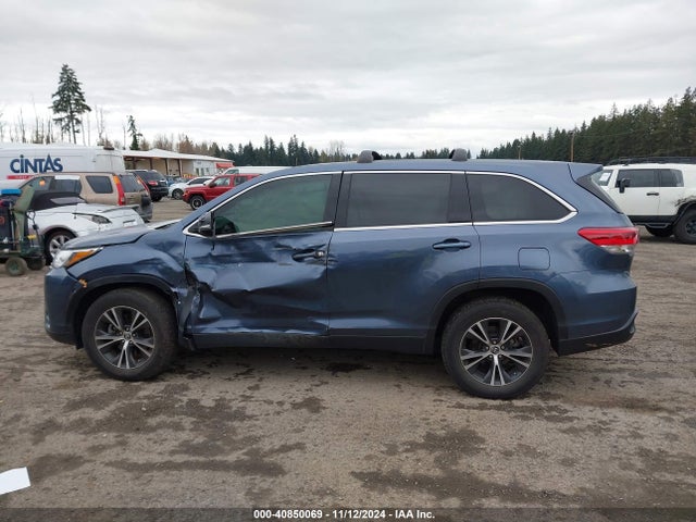 Toyota Highlander Le 2019 5TDZZRFH7KS322424 Image 14