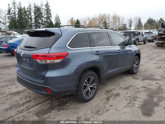 Toyota Highlander Le 2019 5TDZZRFH7KS322424 Image 4