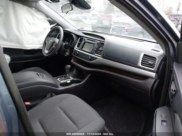 Toyota Highlander Le 2019 5TDZZRFH7KS322424 Image 5