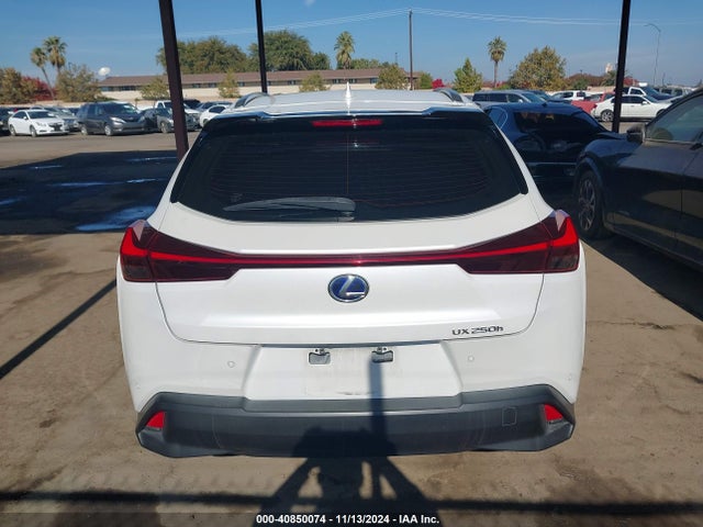 JTHP9JBH8L2027189 Lexus UX 250H