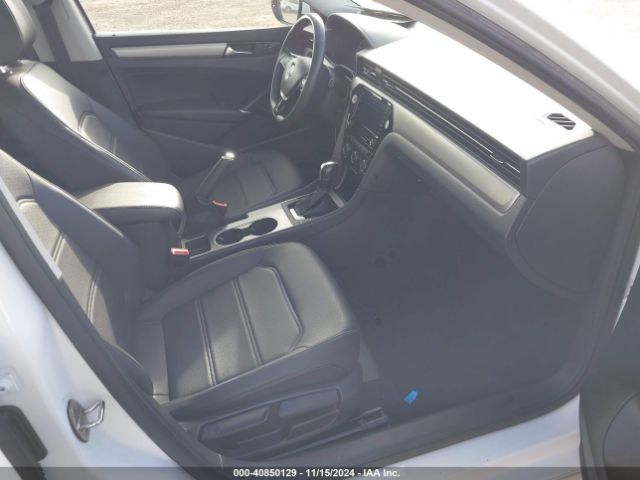 1VWSA7A33NC009575 Volkswagen Passat 2.0t Se
