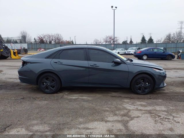 KMHLM4AJ3PU082806 Hyundai Elantra Hybrid Blue