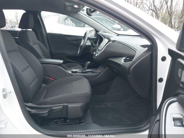 1G1ZD5ST3JF260402 Chevrolet MALIBU LT